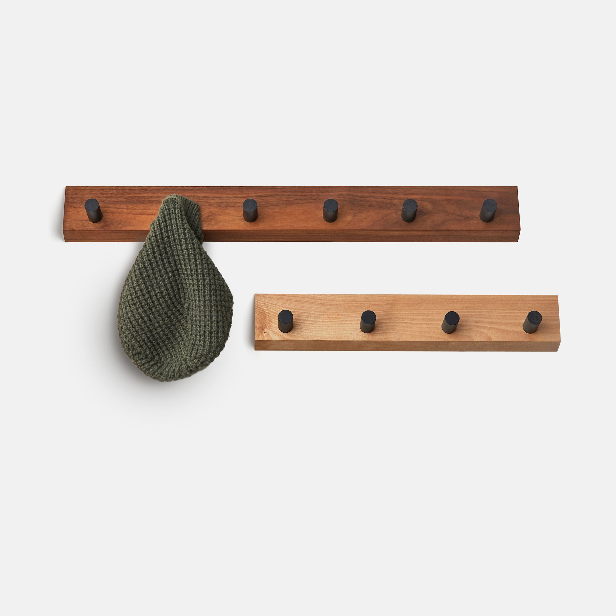 PYRAMID - 6 Pegs - Walnut